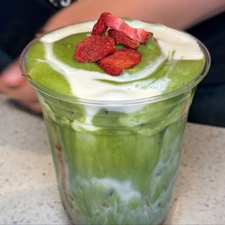 STRAWBERRY CREAM MATCHA