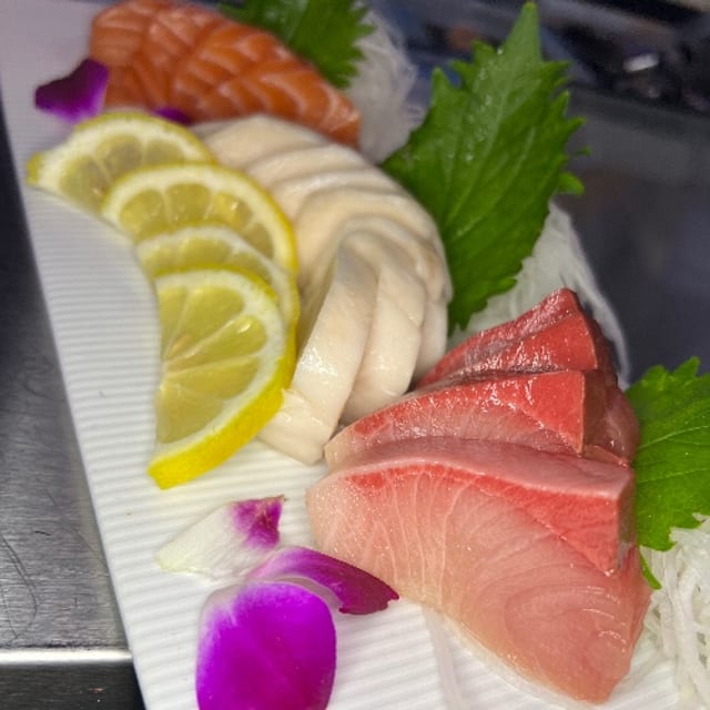 SMALL SASHIMI.