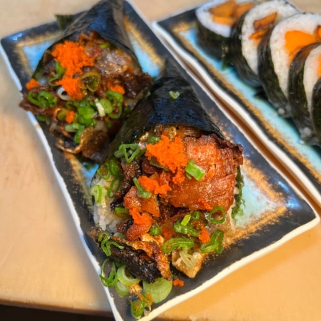 SAKE KAWA ROLL.